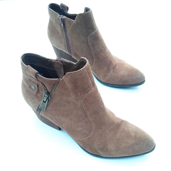 CROWN VINTAGE Larin brown suede heeled ankle boots